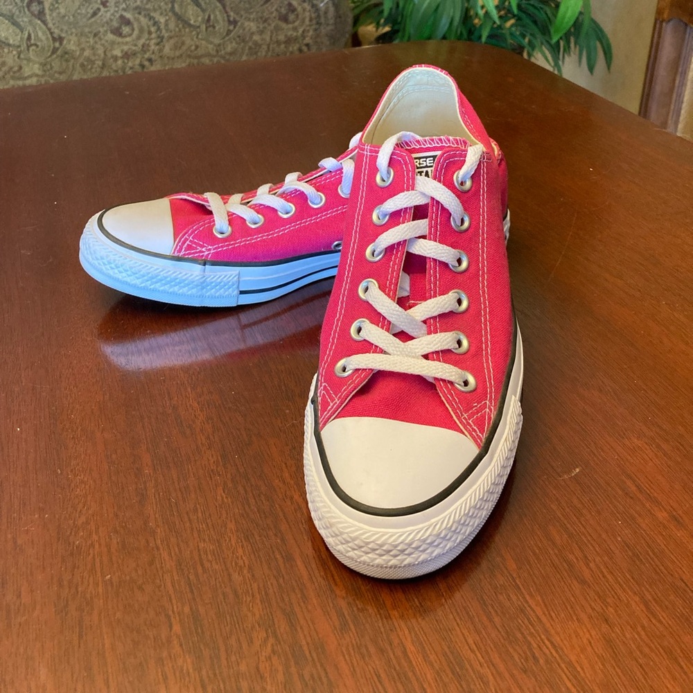 Converse All Star Cerise Pink Sneakers size women 9
Men 7in excellent condition - Picture 1 of 8